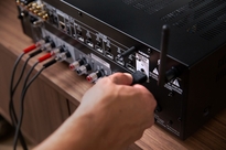 Denon DRA-900H Sieciowy Amplituner Stereo Wi-Fi HEOS 8K HDMI DAB+ - 16